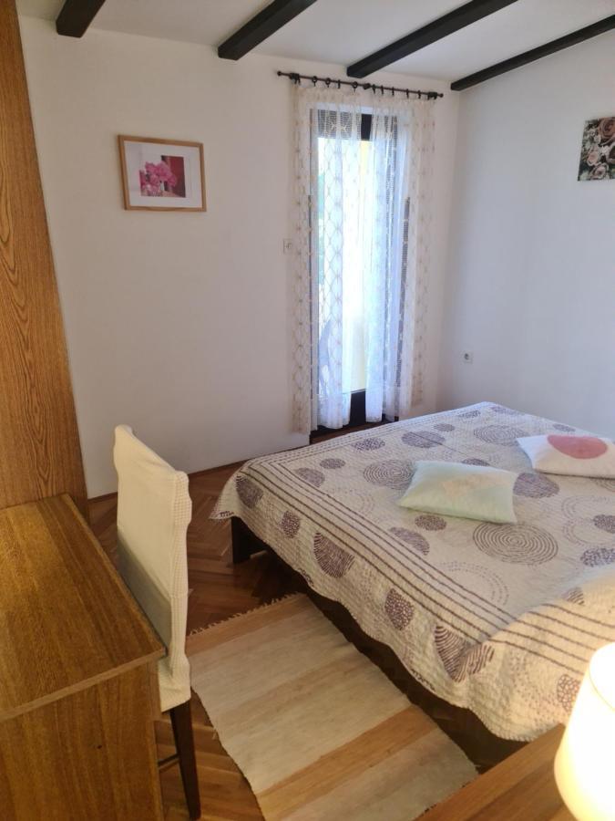Apartments Pinezic Martinšćica エクステリア 写真