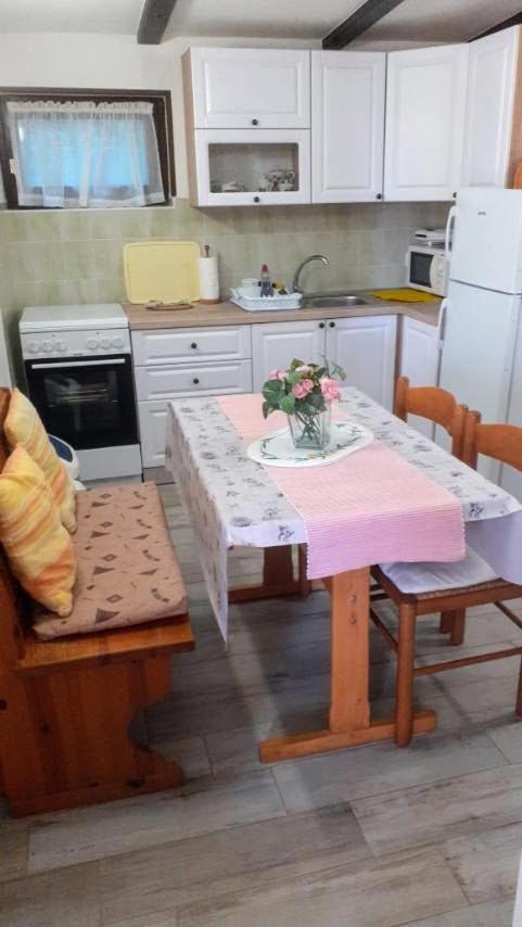 Apartments Pinezic Martinšćica エクステリア 写真