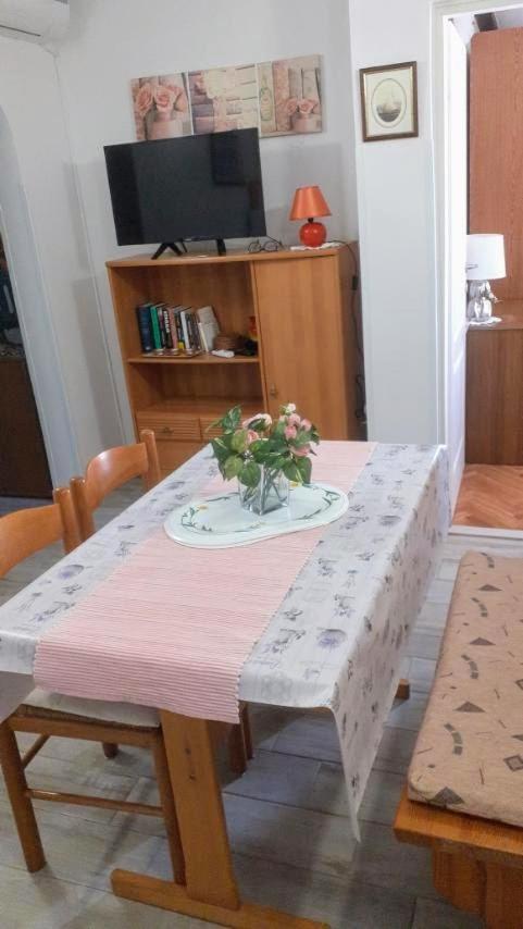 Apartments Pinezic Martinšćica エクステリア 写真