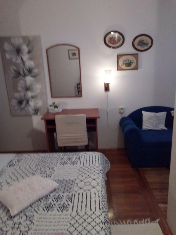 Apartments Pinezic Martinšćica エクステリア 写真