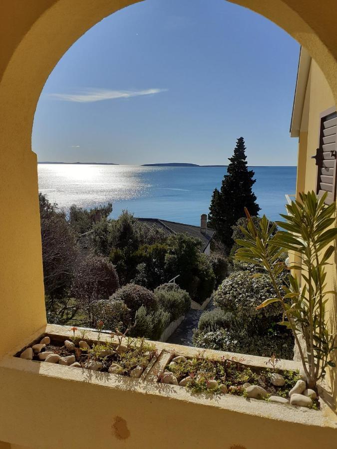 Apartments Pinezic Martinšćica エクステリア 写真